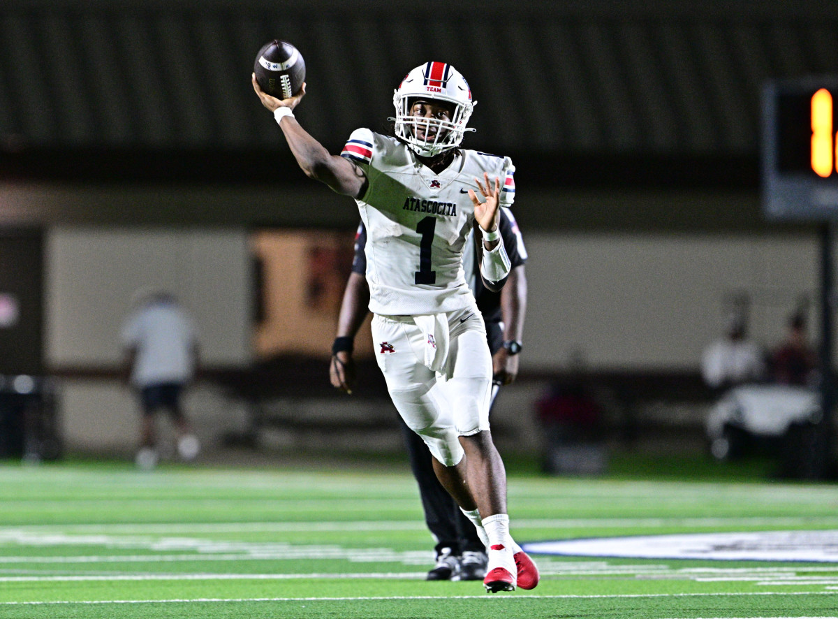 Eagles senior QB Zion Brown gets ready to unleash pass downfield in loss to North Shore in Week 10.